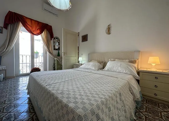 Piazzetta House * كابري